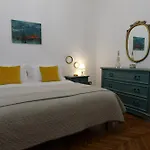 Coli\'S House